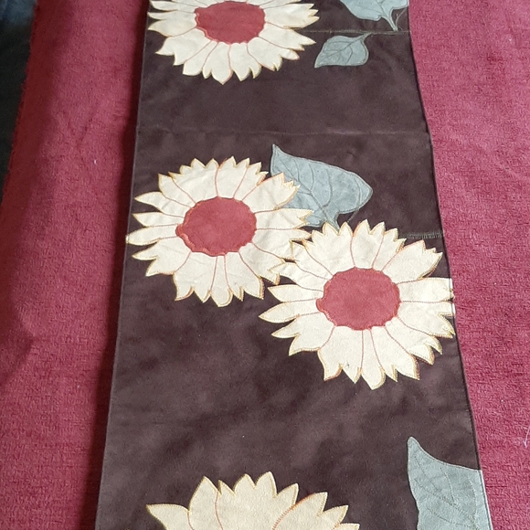 Sonoma Other - Sonoma cloth table runner